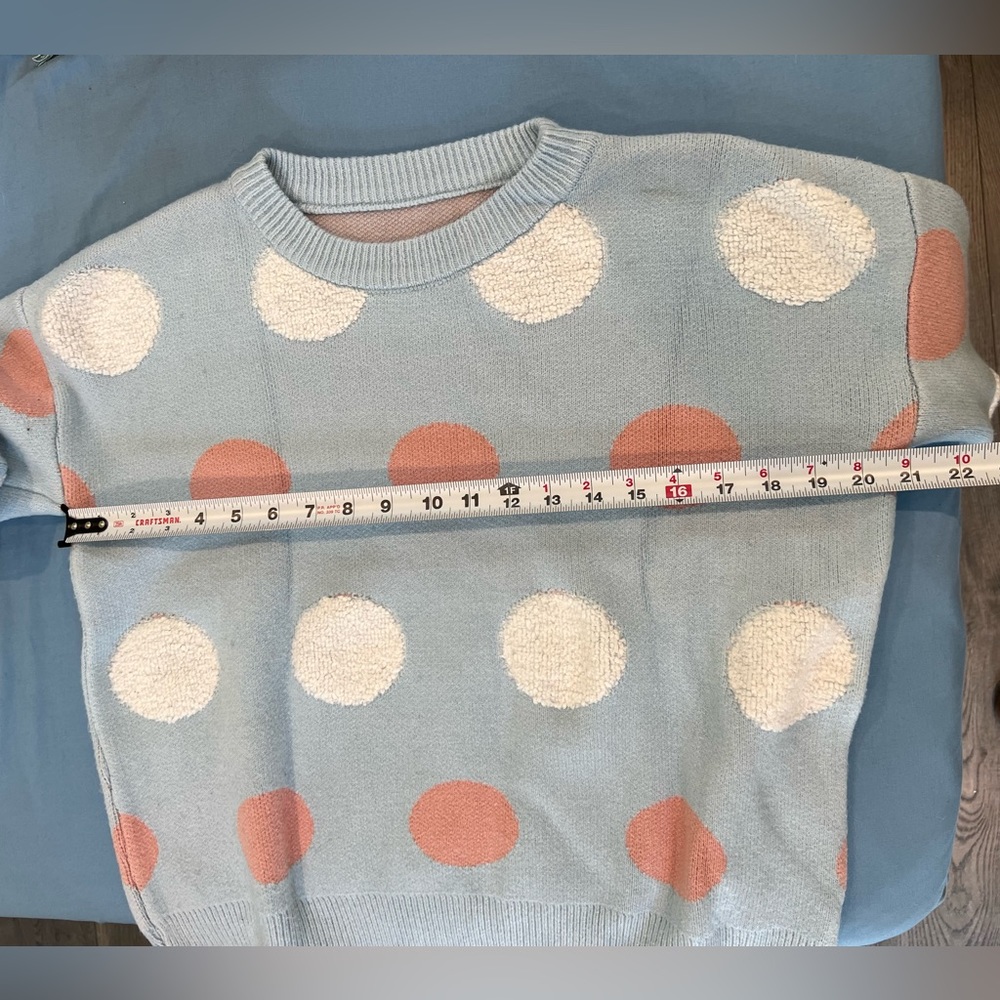 Cute sweater - Picture 3 of 4